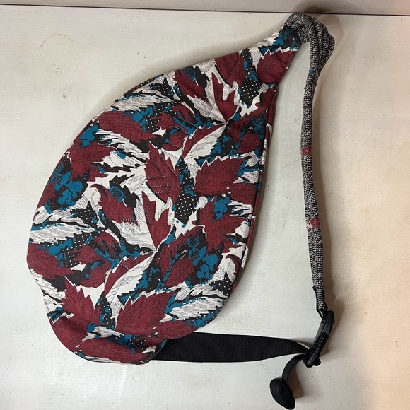 KAVU Rustic Fall Floral Leaves Classic Rope Sling Bag Backpack